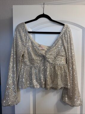 Sequin Twist Front Peplum Top - Silver/Cream